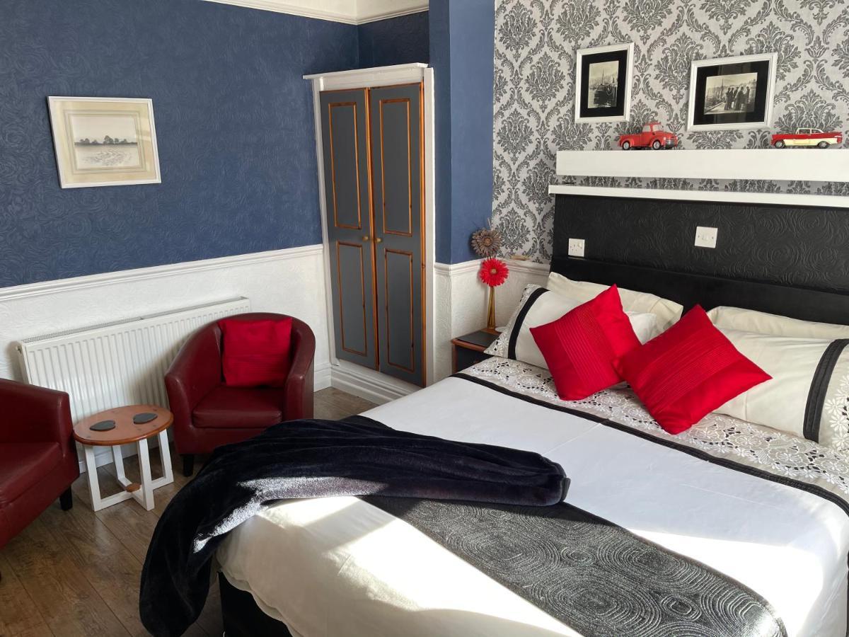 Atlanta Hotel Скарбъро Екстериор снимка
