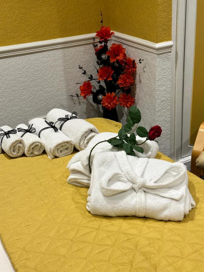 Atlanta Hotel Скарбъро Екстериор снимка