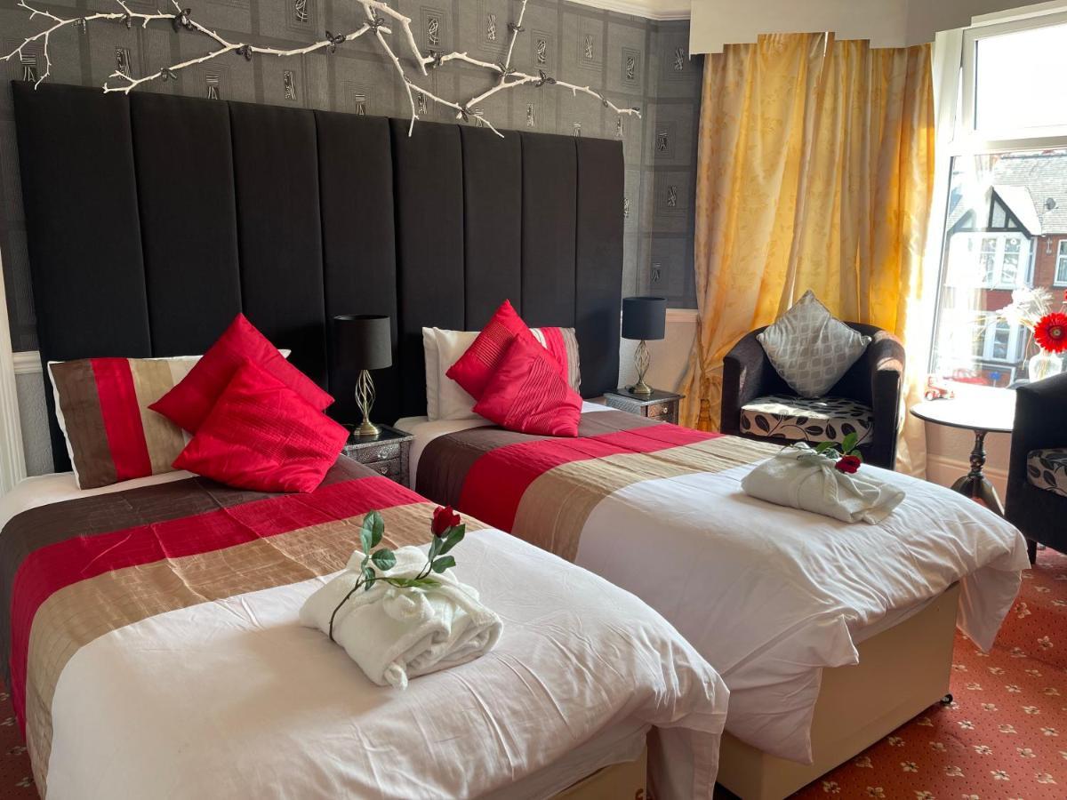 Atlanta Hotel Скарбъро Екстериор снимка